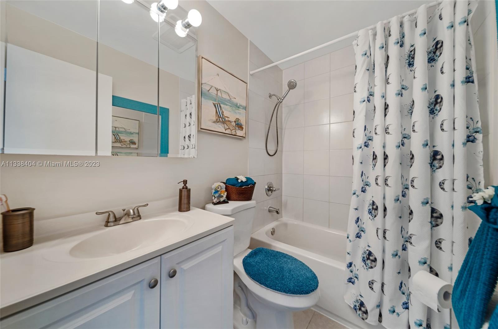 GOLDEN TOWERS CO-OP - Residential