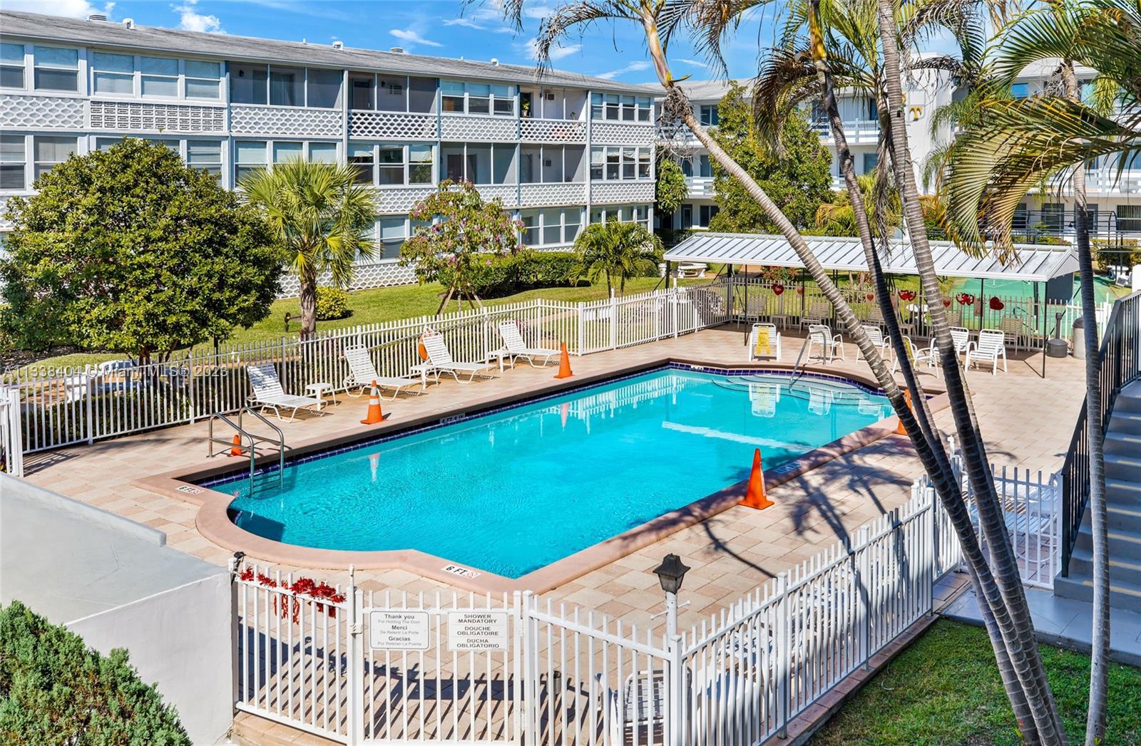 GOLDEN TOWERS CO-OP - Residential