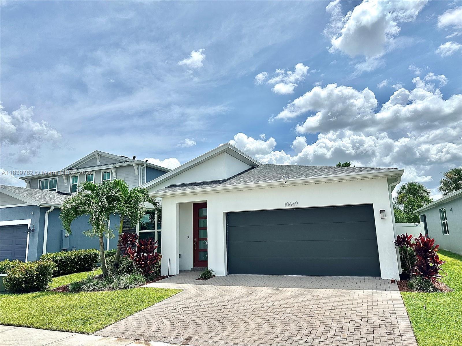 10669 SW Gloriana St, Port St Lucie, FL, 34987/$485,000 3 10669 SW Gloriana St