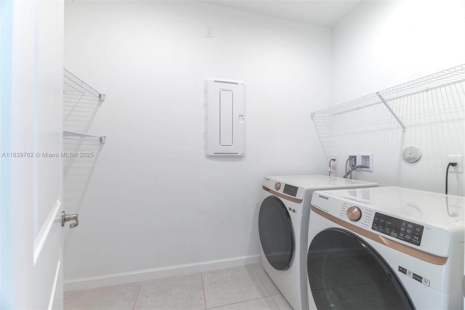 EMERY II - Residential