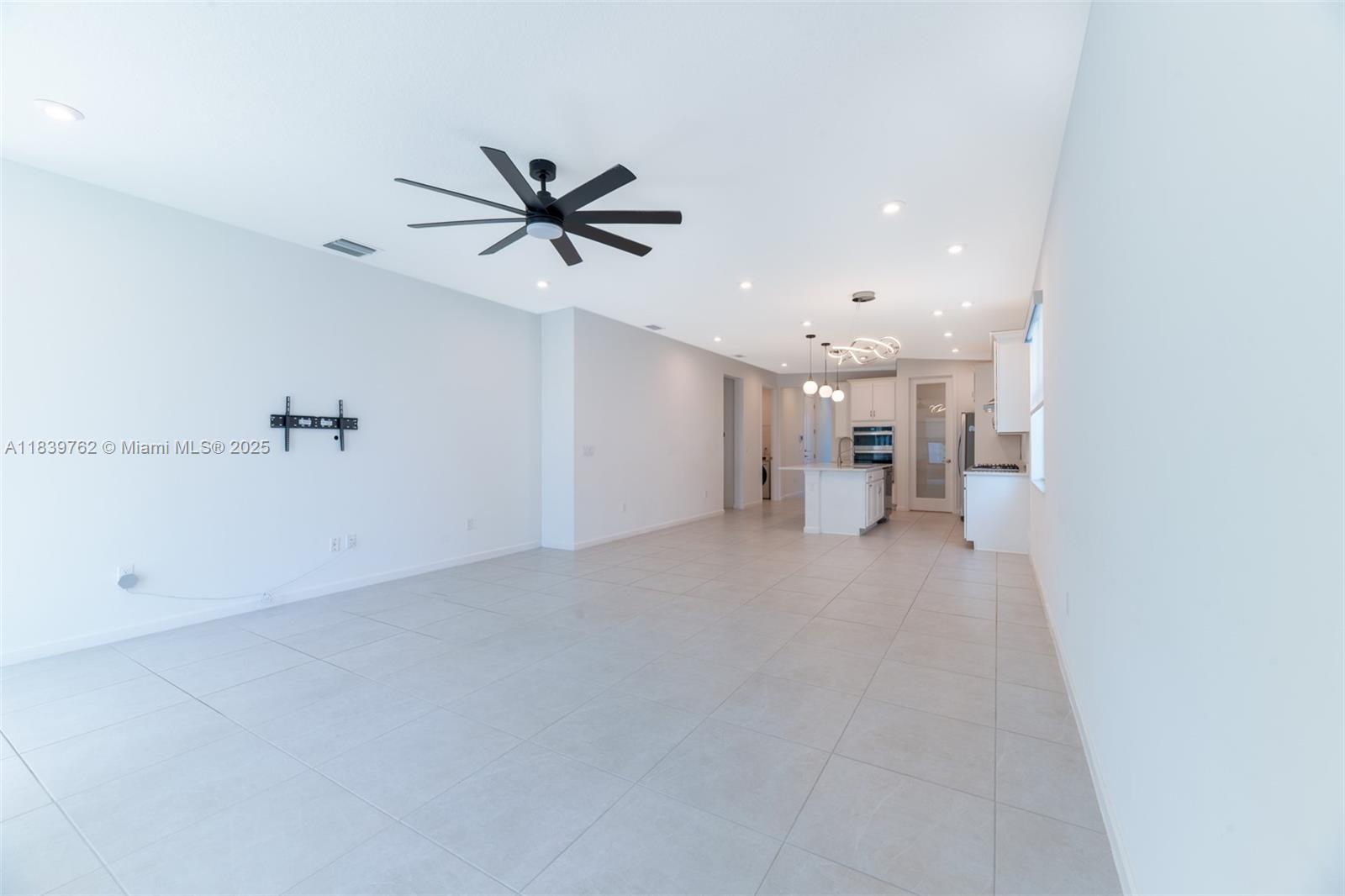 EMERY II - Residential