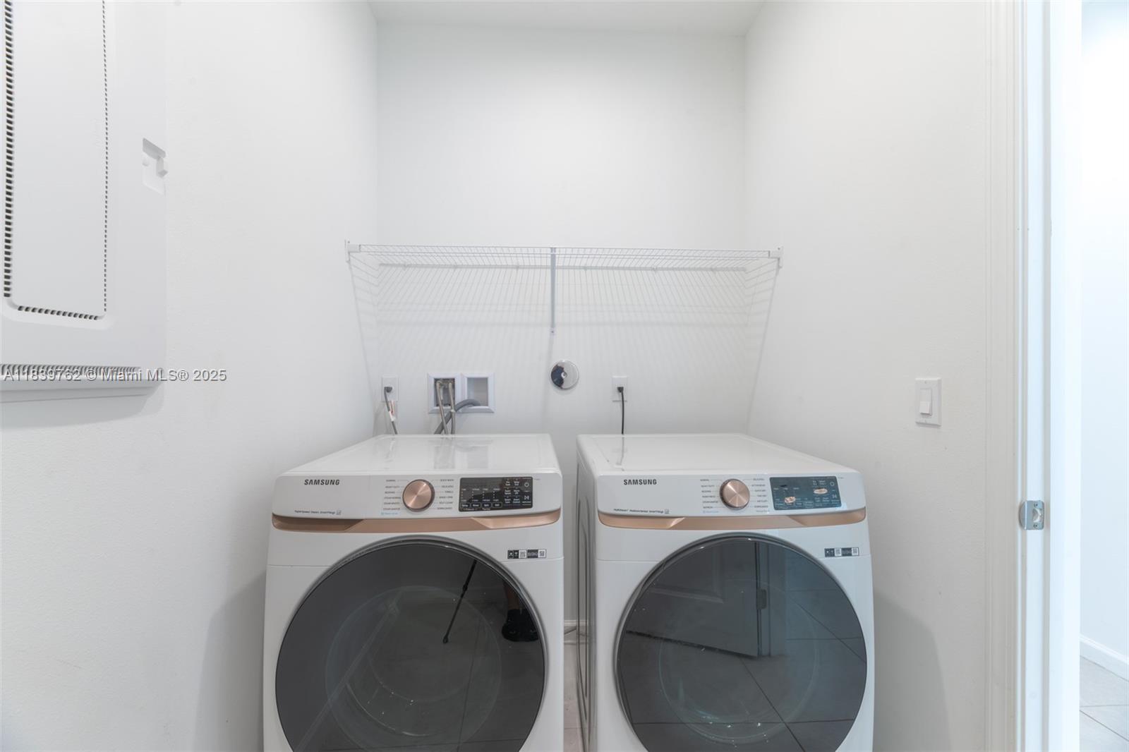 EMERY II - Residential