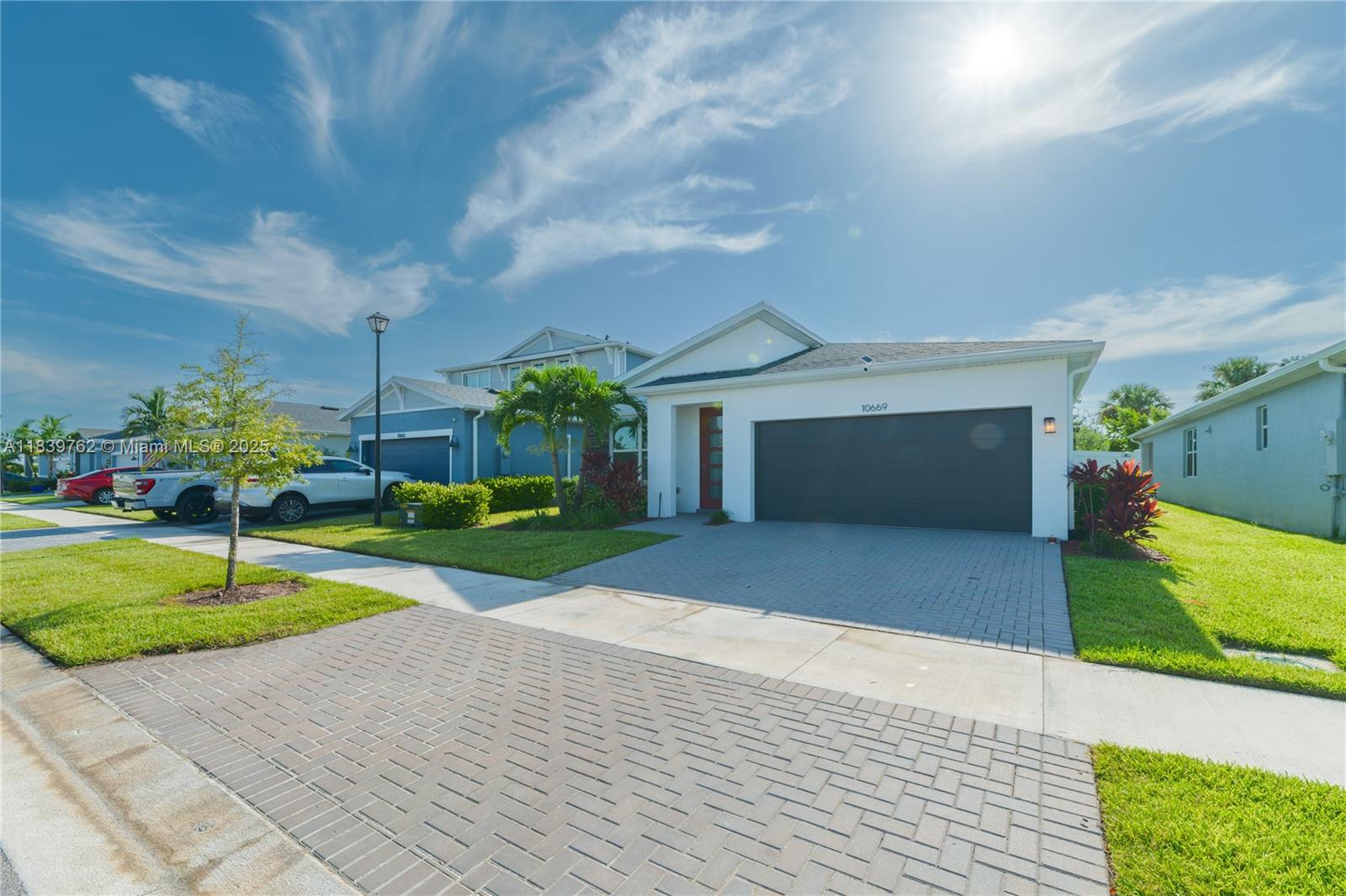 10669 SW Gloriana St, Port St Lucie, FL, 34987/$445,000 2 10669 SW Gloriana St