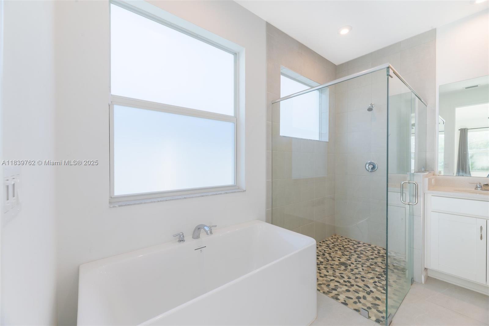 EMERY II - Residential