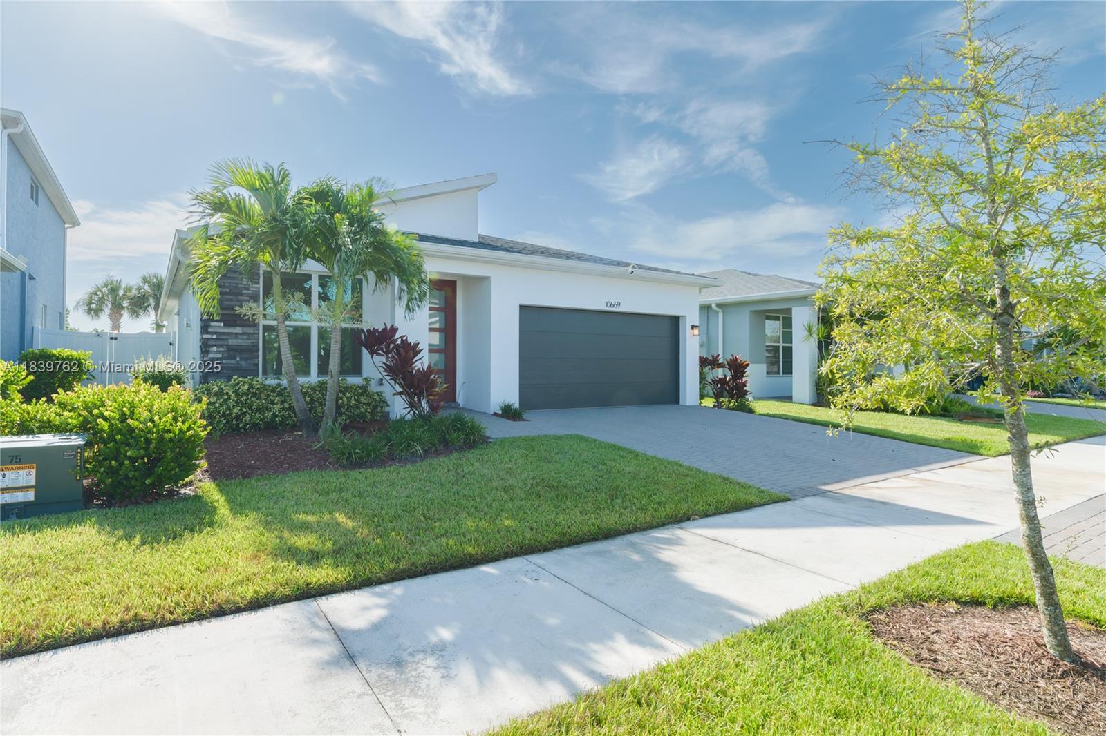 10669 SW Gloriana St, Port St Lucie, FL, 34987/$445,000 1 10669 SW Gloriana St