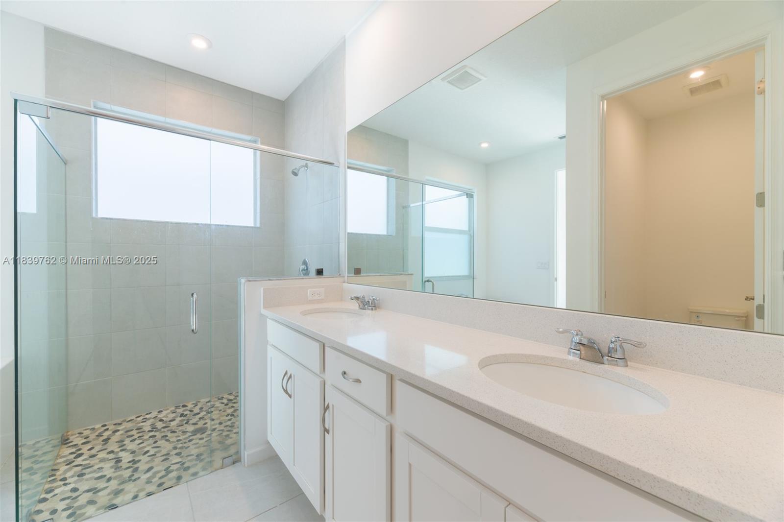 EMERY II - Residential