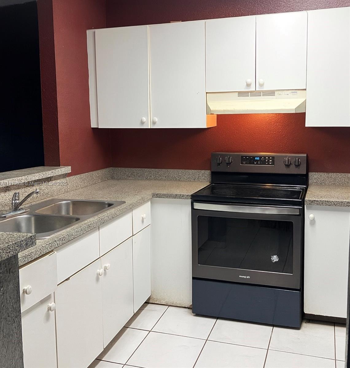 GOLDEN GARDENS SEC 8 - Residential