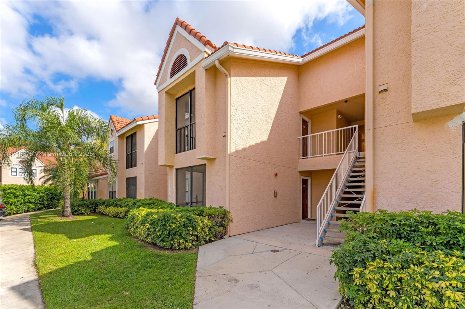 BISCAYNE BEACH CLUB CONDO - Residential