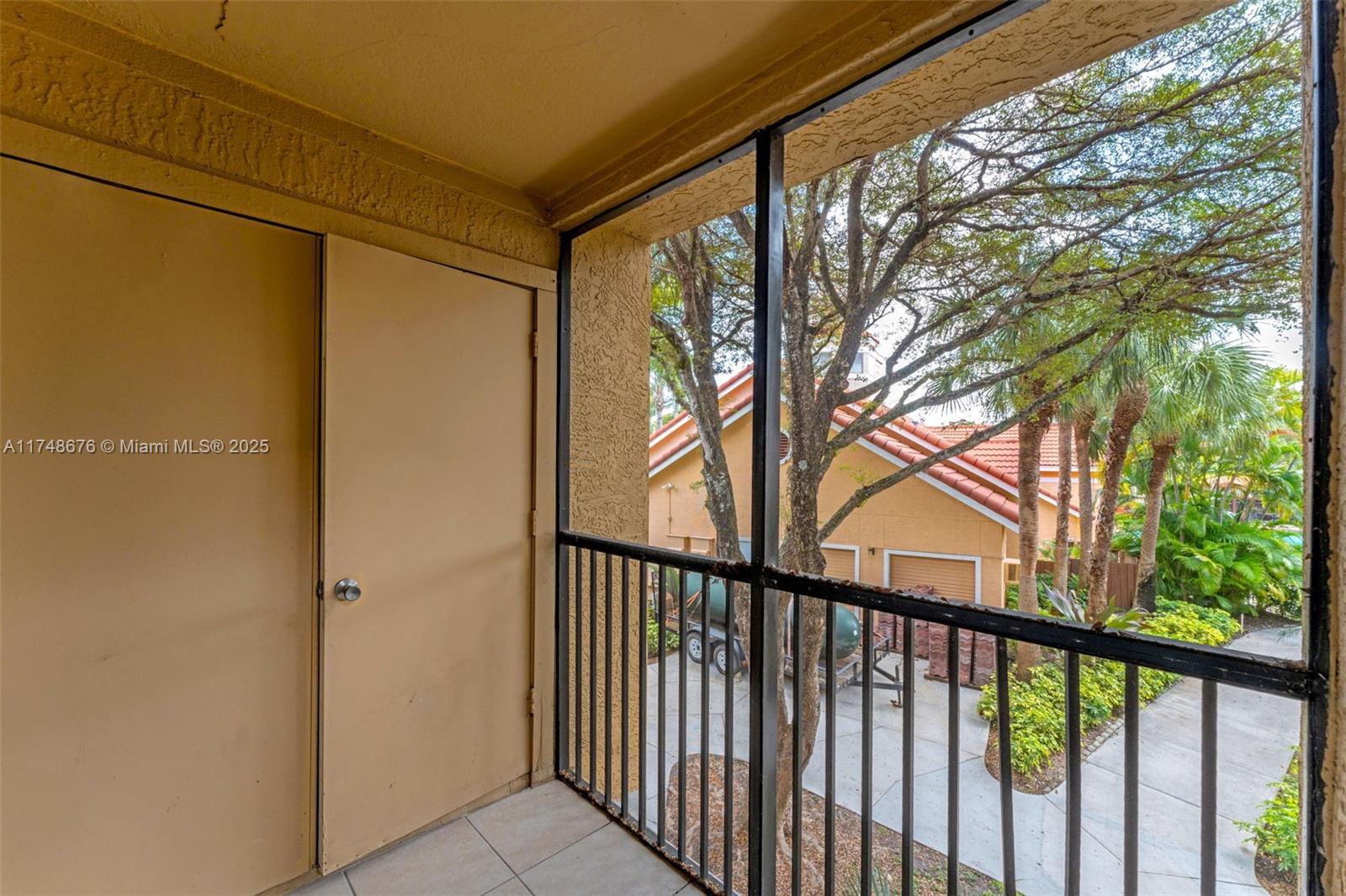 BISCAYNE BEACH CLUB CONDO - Residential