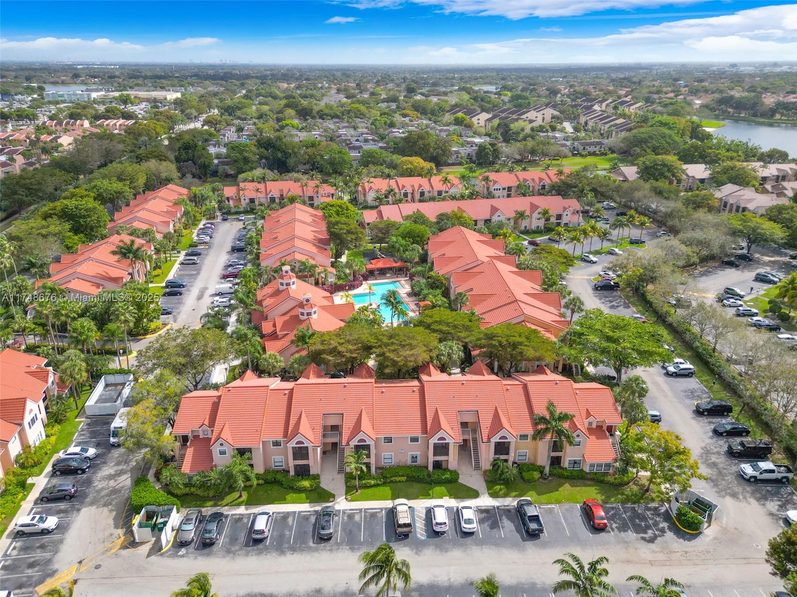 BISCAYNE BEACH CLUB CONDO - Residential