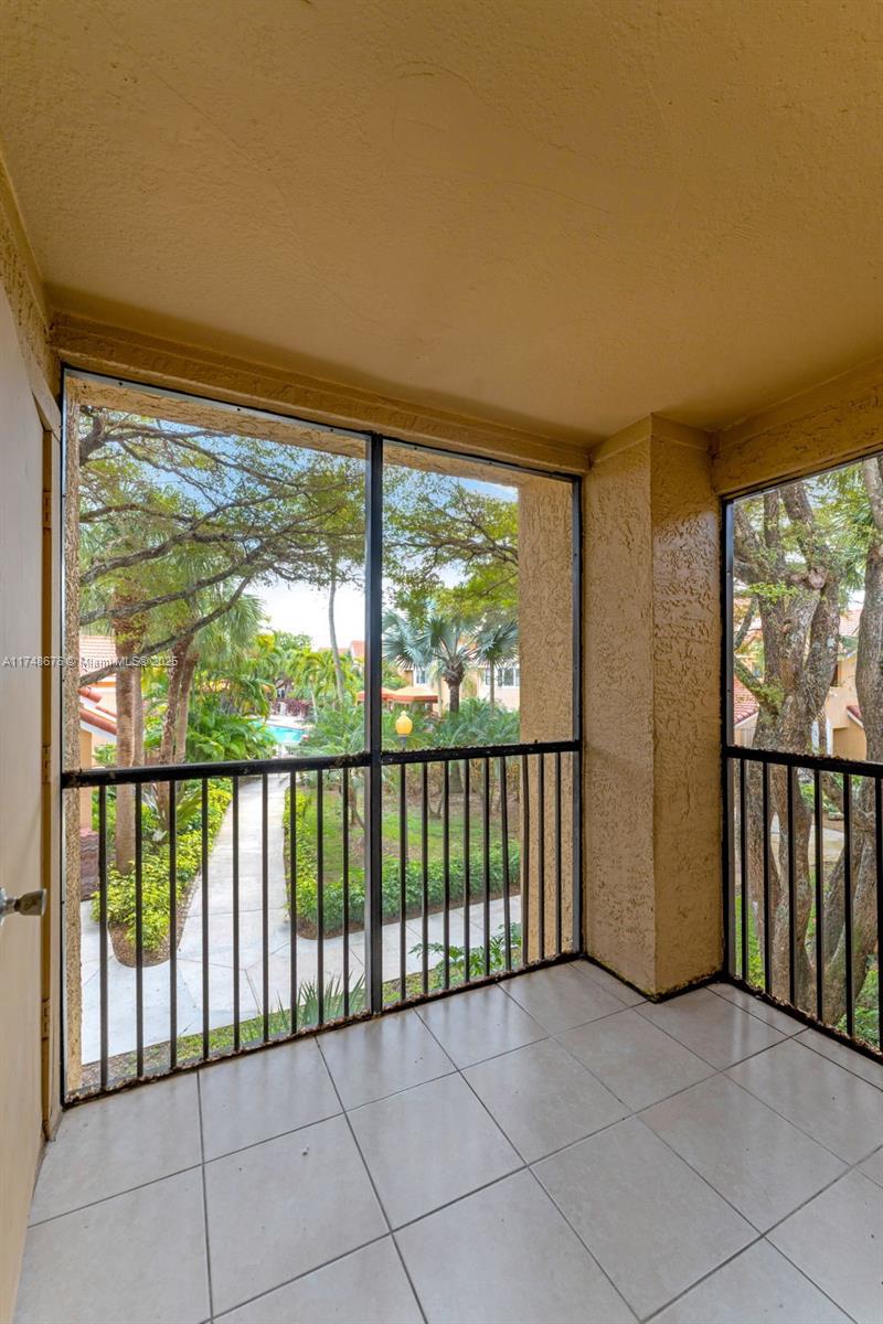 BISCAYNE BEACH CLUB CONDO - Residential