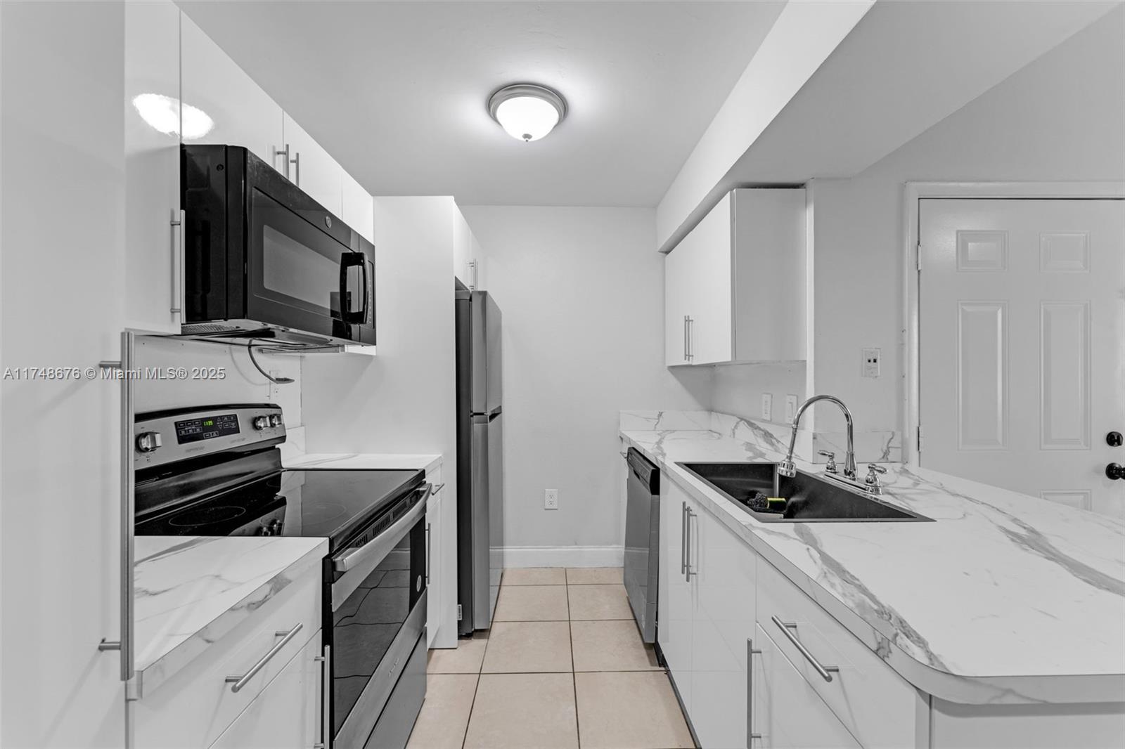 BISCAYNE BEACH CLUB CONDO - Residential