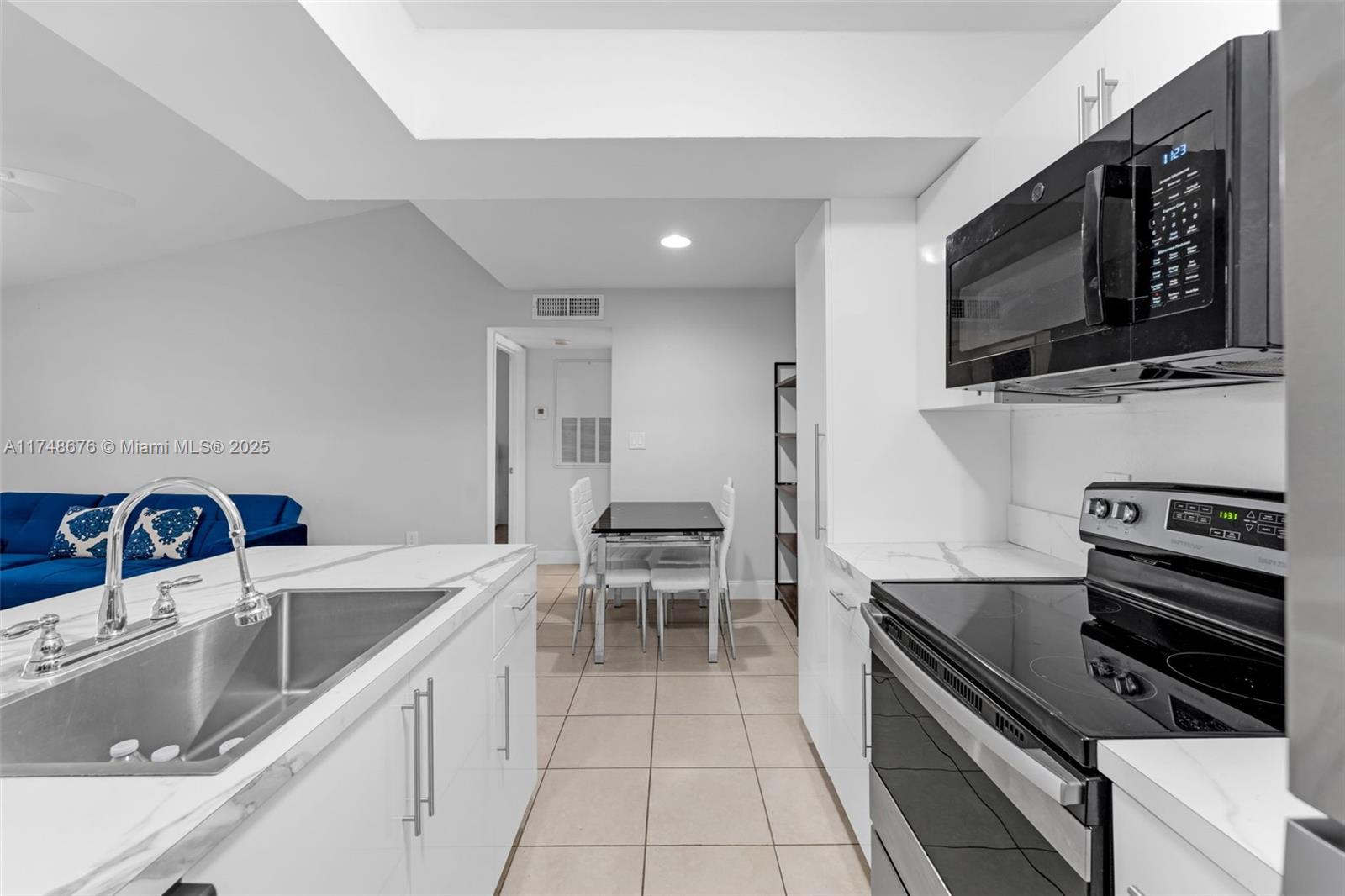 BISCAYNE BEACH CLUB CONDO - Residential