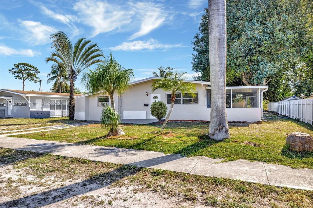 Photo of 520 Carolina Ave, Fort Lauderdale, FL 33312 (MLS # A11765832)