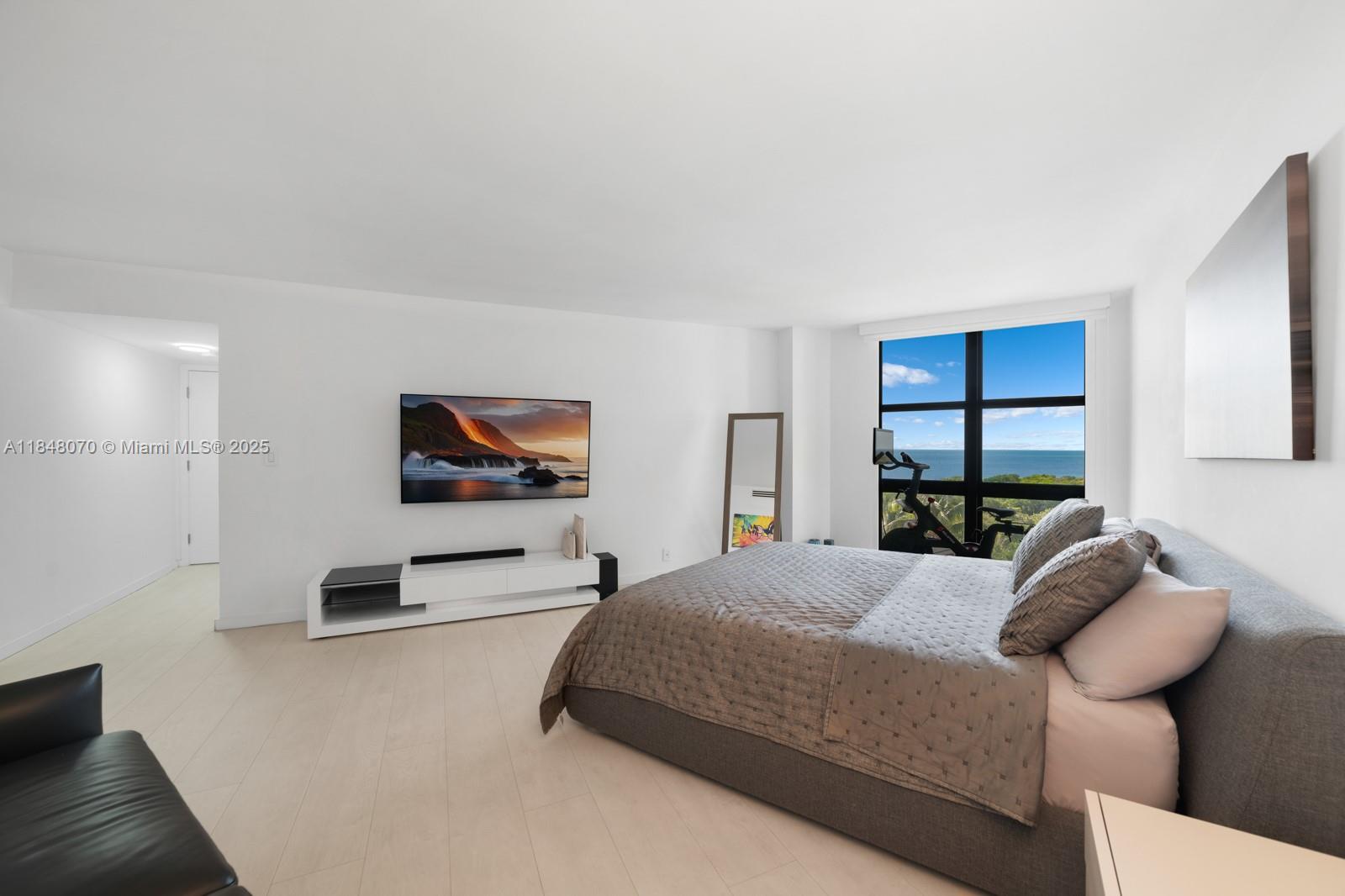 TOWERS OF KEY BISCAYNE CO - Residential Lease