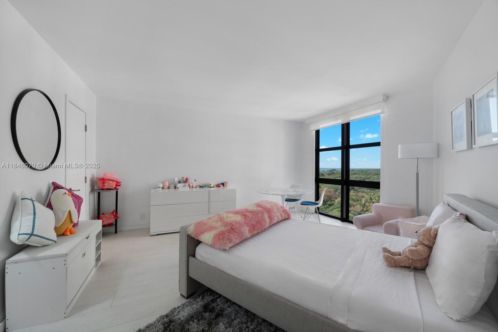 TOWERS OF KEY BISCAYNE CO - Residential Lease