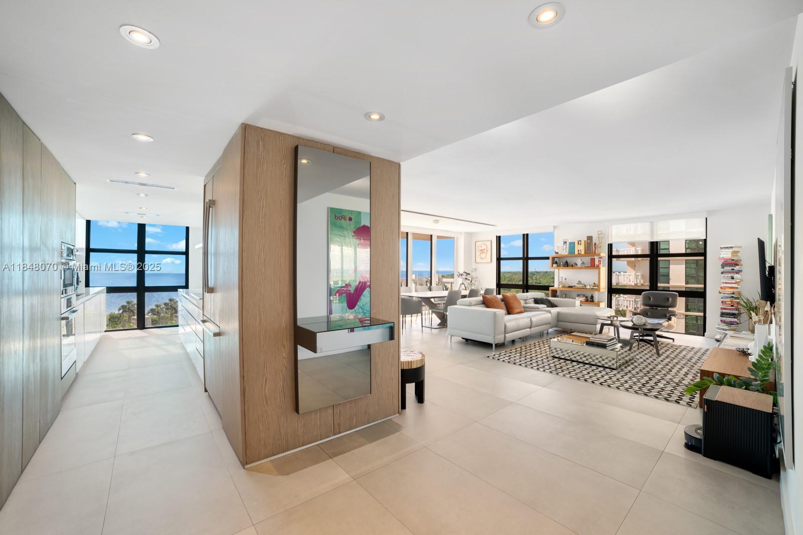 TOWERS OF KEY BISCAYNE CO - Residential Lease