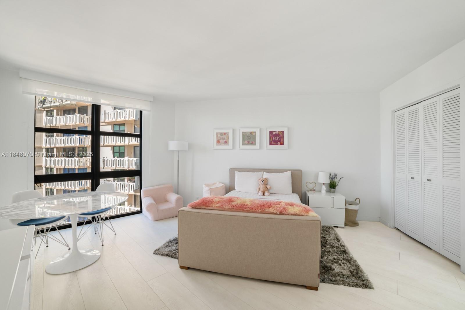 TOWERS OF KEY BISCAYNE CO - Residential Lease