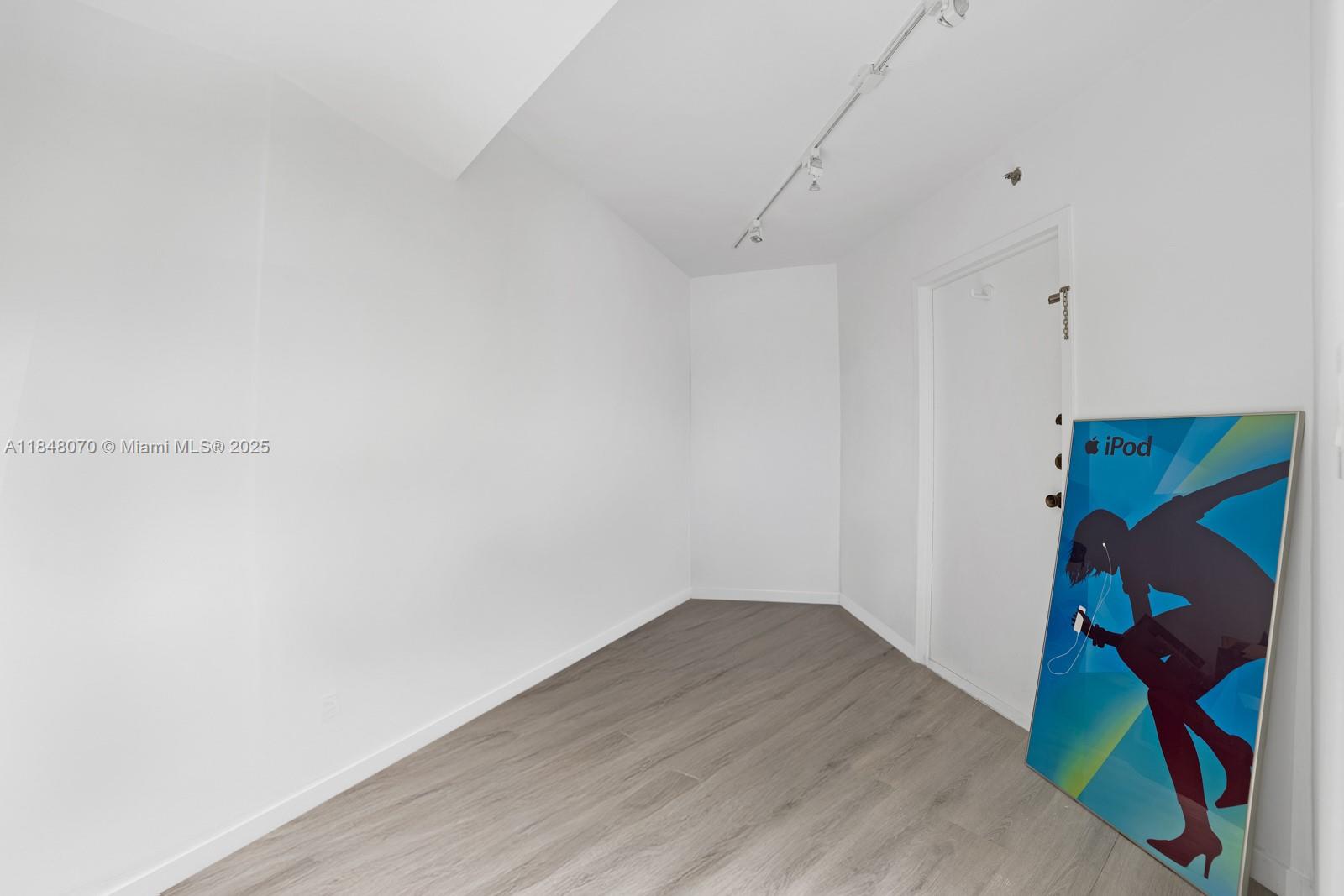 TOWERS OF KEY BISCAYNE CO - Residential Lease