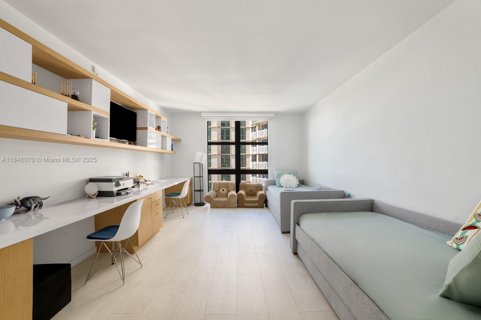 TOWERS OF KEY BISCAYNE CO - Residential Lease