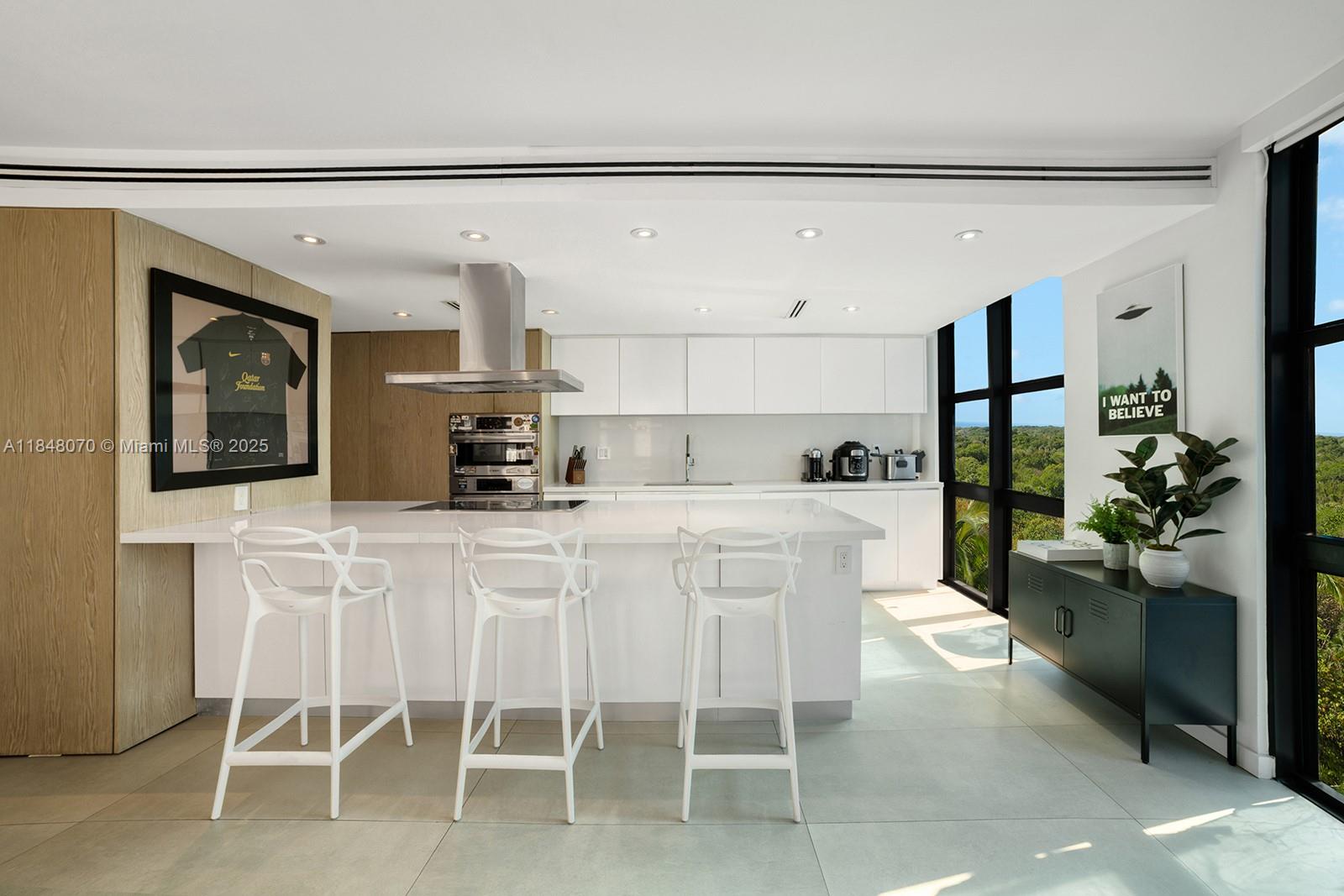 TOWERS OF KEY BISCAYNE CO - Residential Lease