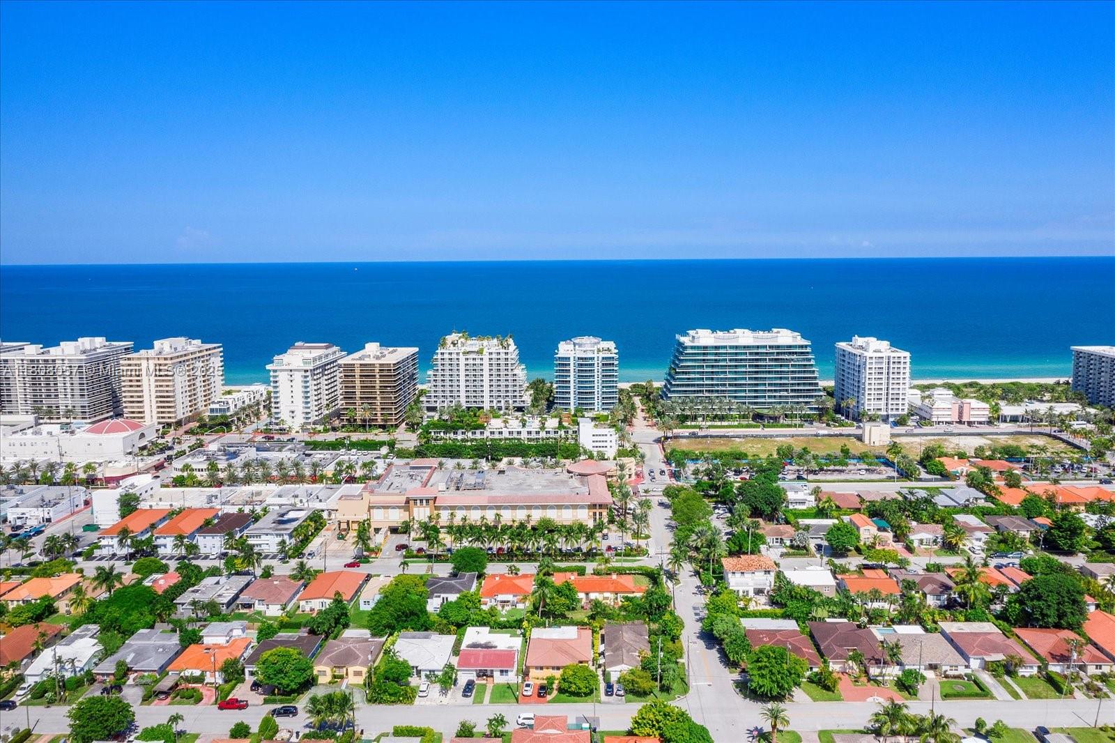 9424 Carlyle Ave, Surfside, Miami-Dade County, Florida - 6 Bedrooms  
4 Bathrooms - 