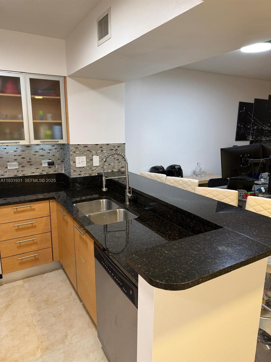 BRICKELL ON THE RIVER N T - Residential Lease