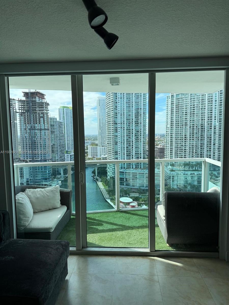 BRICKELL ON THE RIVER N T - Residential Lease