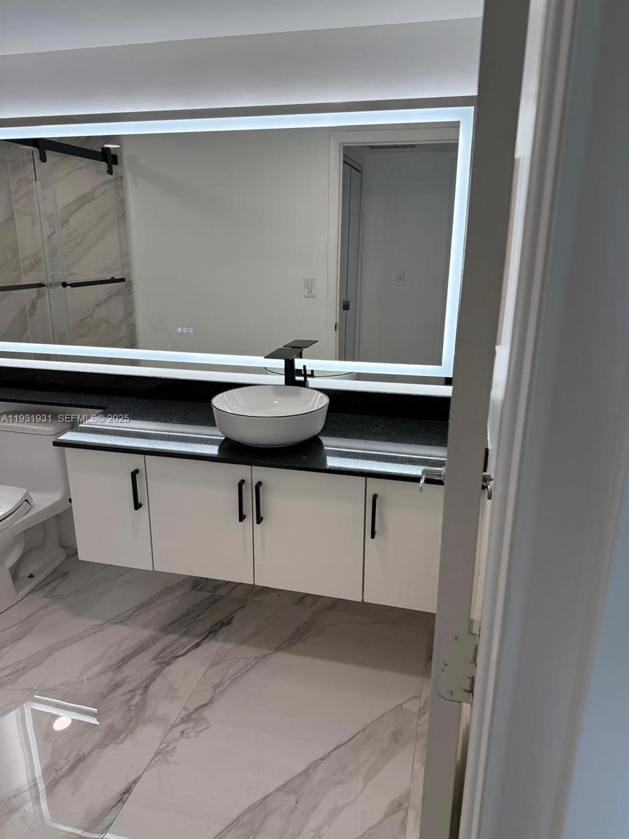 BRICKELL ON THE RIVER N T - Residential Lease