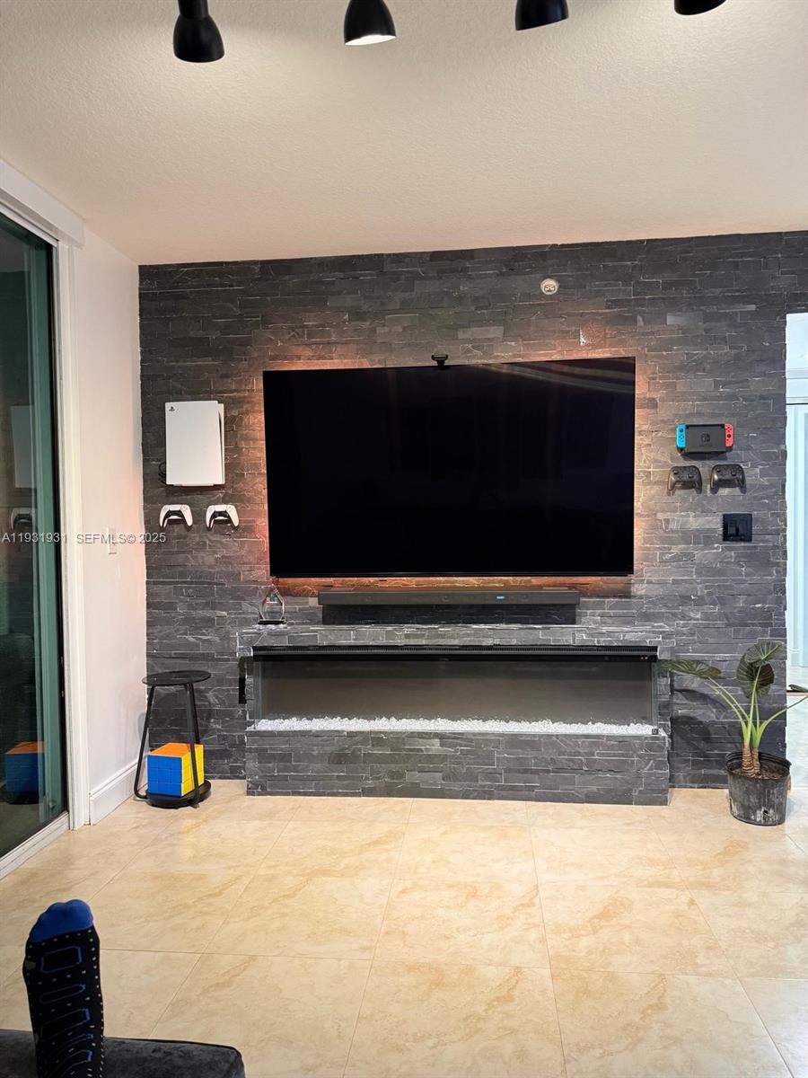 BRICKELL ON THE RIVER N T - Residential Lease