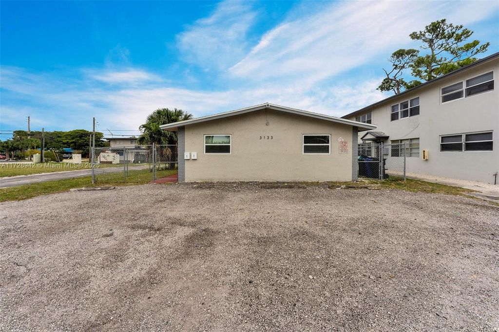 Photo of 3133 SW 13th St, Fort Lauderdale, FL 33312 (MLS # A11728942)