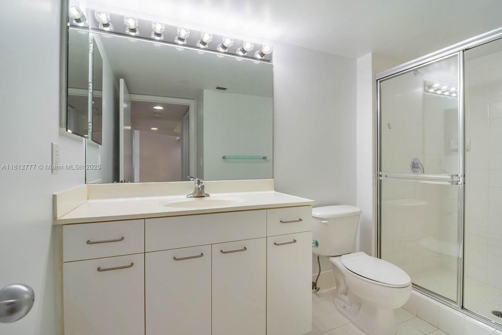 SOUTH TOWER AT THE POINT - Residential