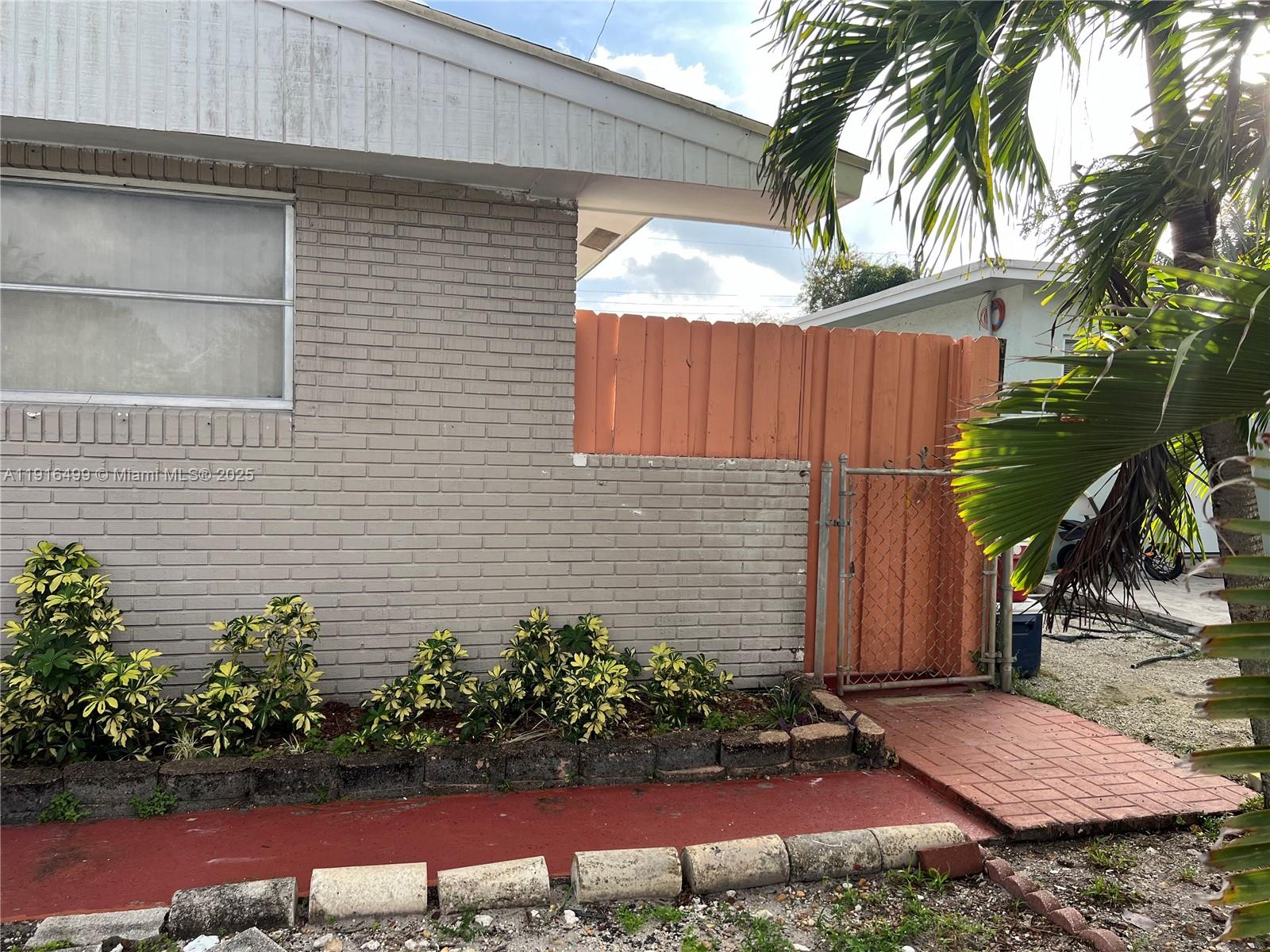 FLORAL HEIGHTS - Residential Lease