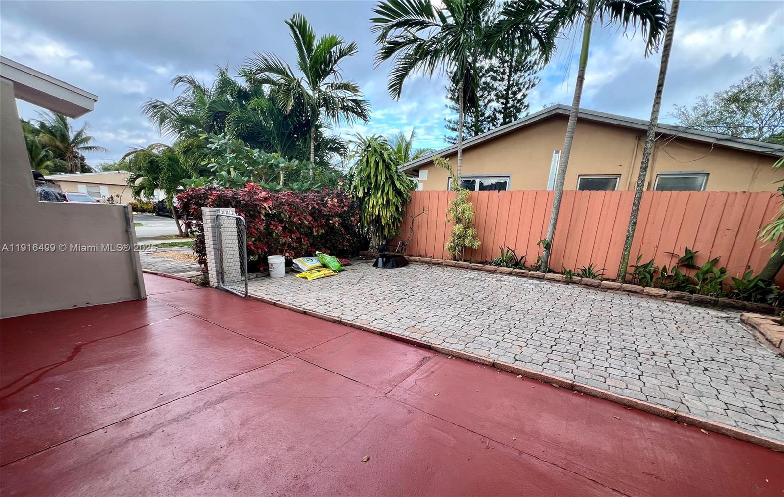 FLORAL HEIGHTS - Residential Lease