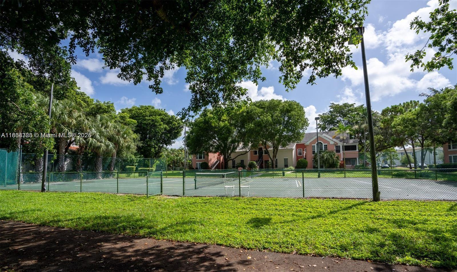 BAHIA DELRAY TOWNHOMES CO - Residential Lease