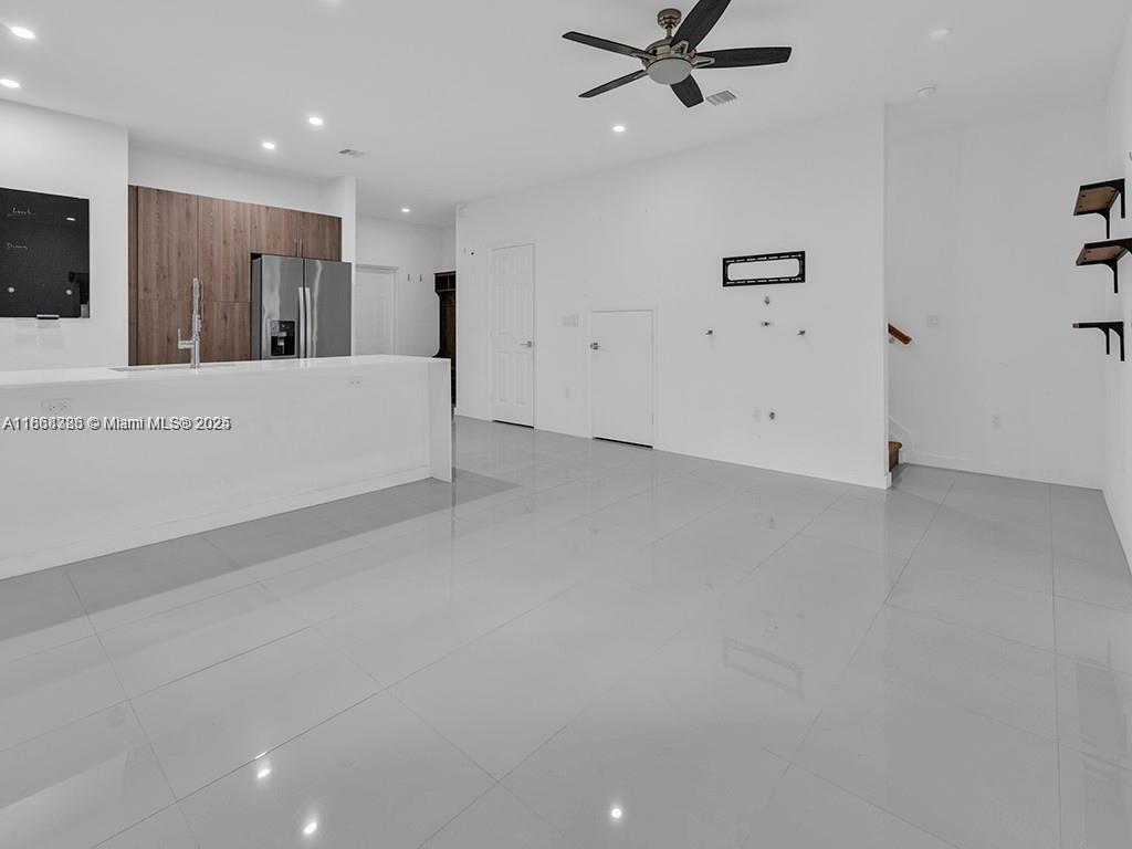 BAHIA DELRAY TOWNHOMES CO - Residential Lease