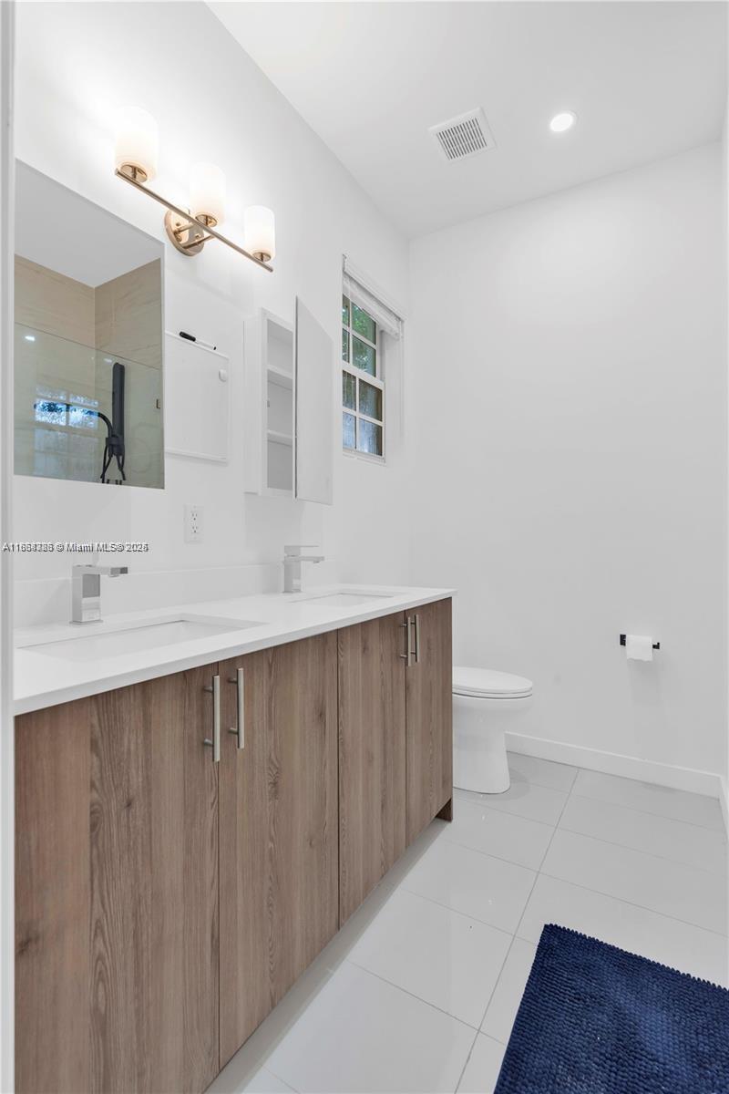BAHIA DELRAY TOWNHOMES CO - Residential Lease
