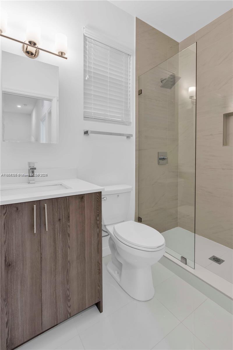 BAHIA DELRAY TOWNHOMES CO - Residential Lease