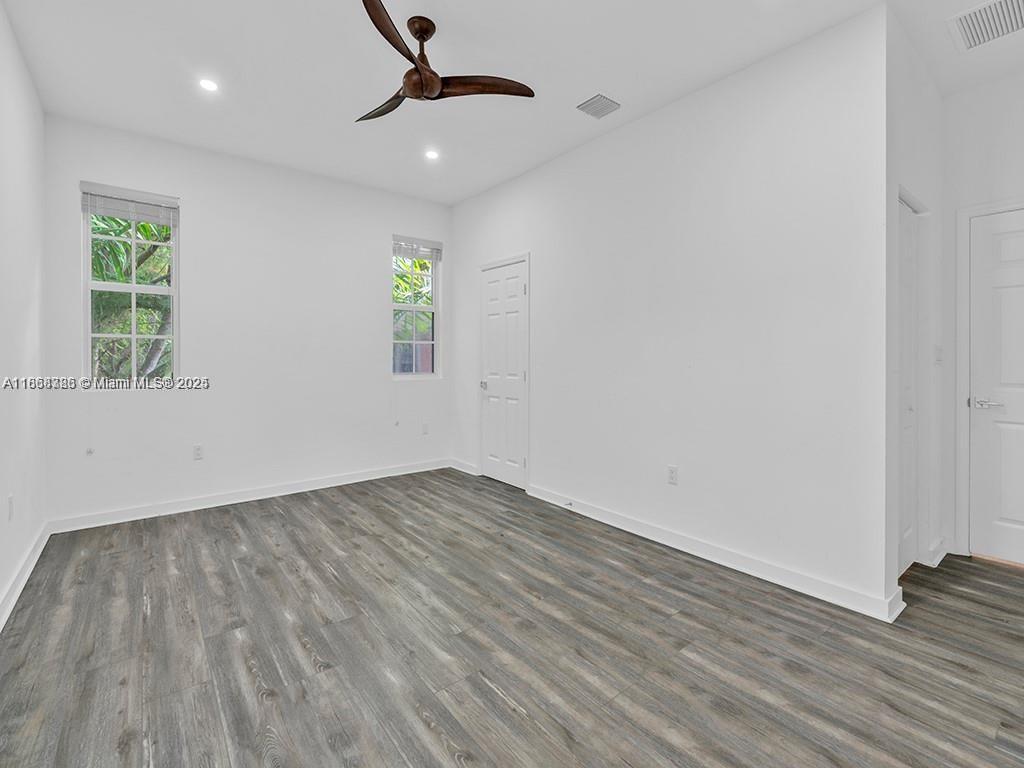 BAHIA DELRAY TOWNHOMES CO - Residential Lease