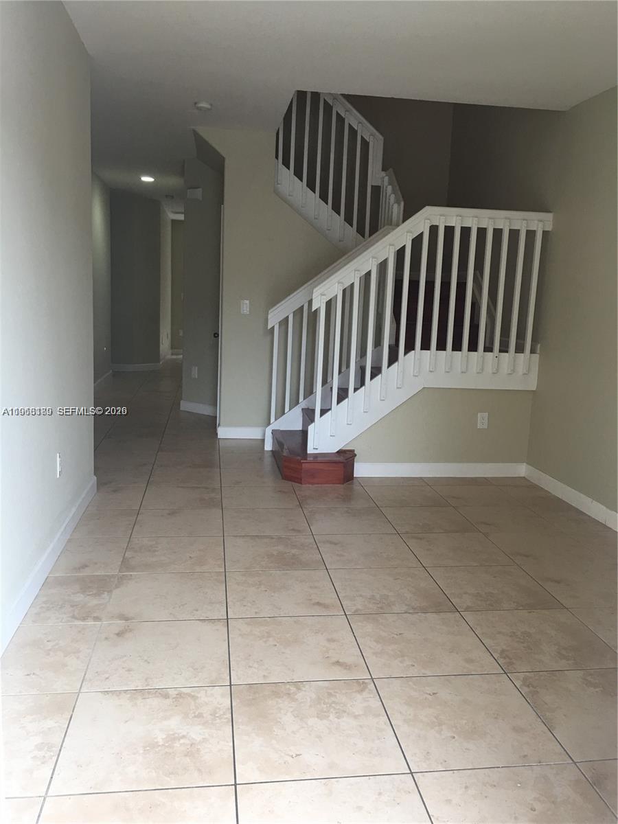 GRAND LAKES PHASE III - Residential Lease