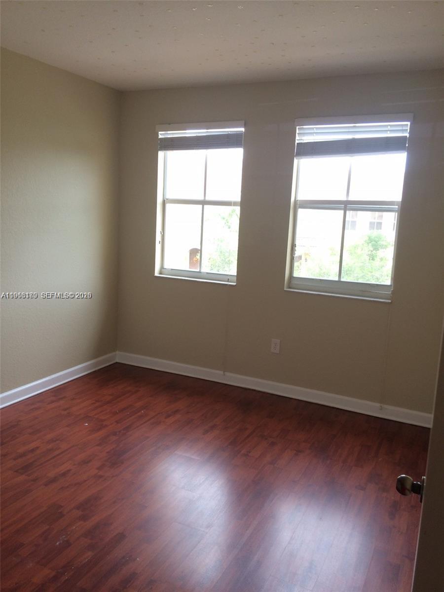 GRAND LAKES PHASE III - Residential Lease