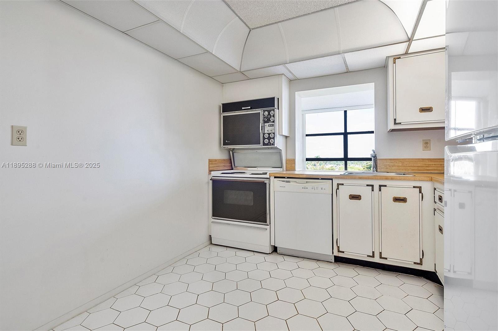 TOWERS OF OCEANVIEW SOUTH - Residential