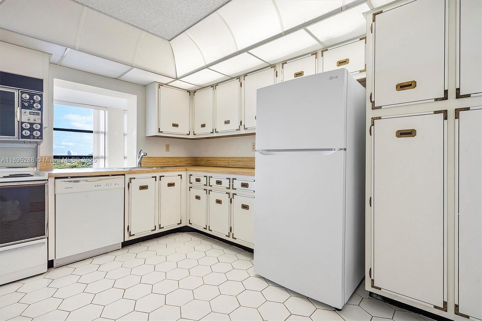 TOWERS OF OCEANVIEW SOUTH - Residential