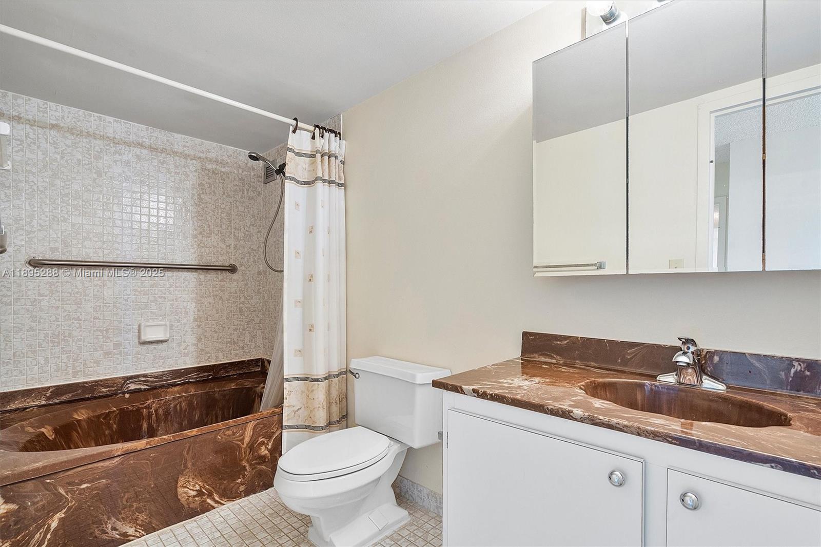 TOWERS OF OCEANVIEW SOUTH - Residential