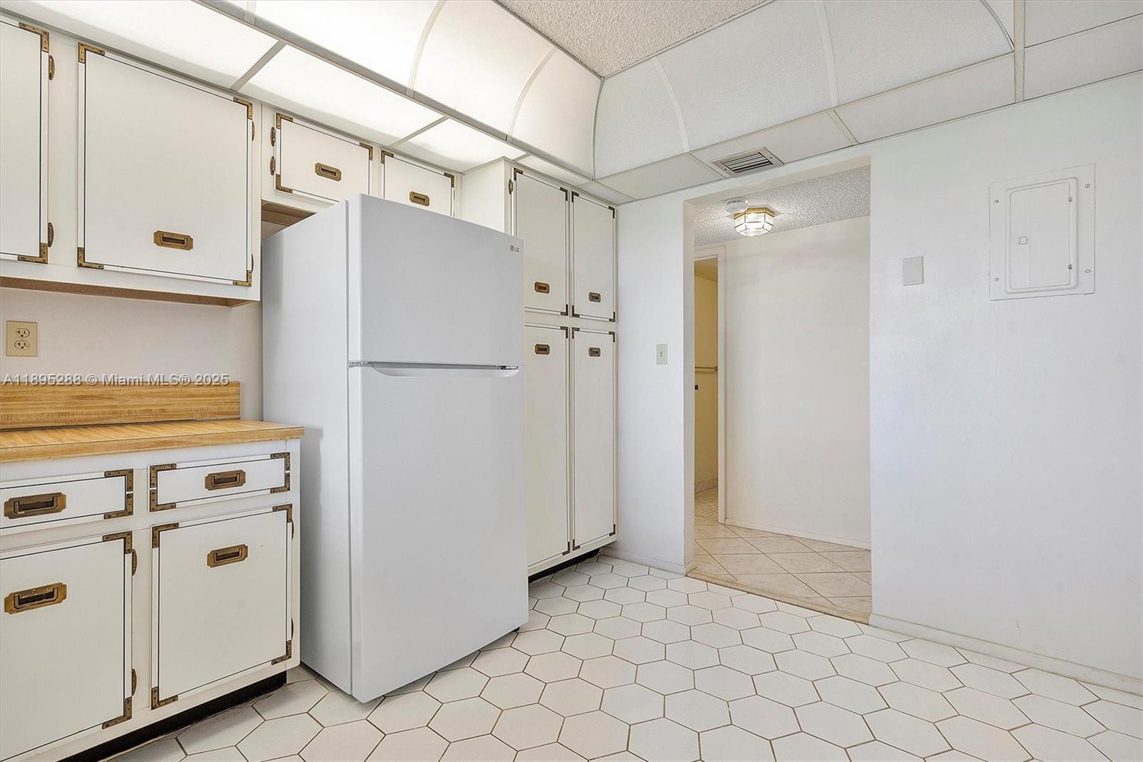 TOWERS OF OCEANVIEW SOUTH - Residential