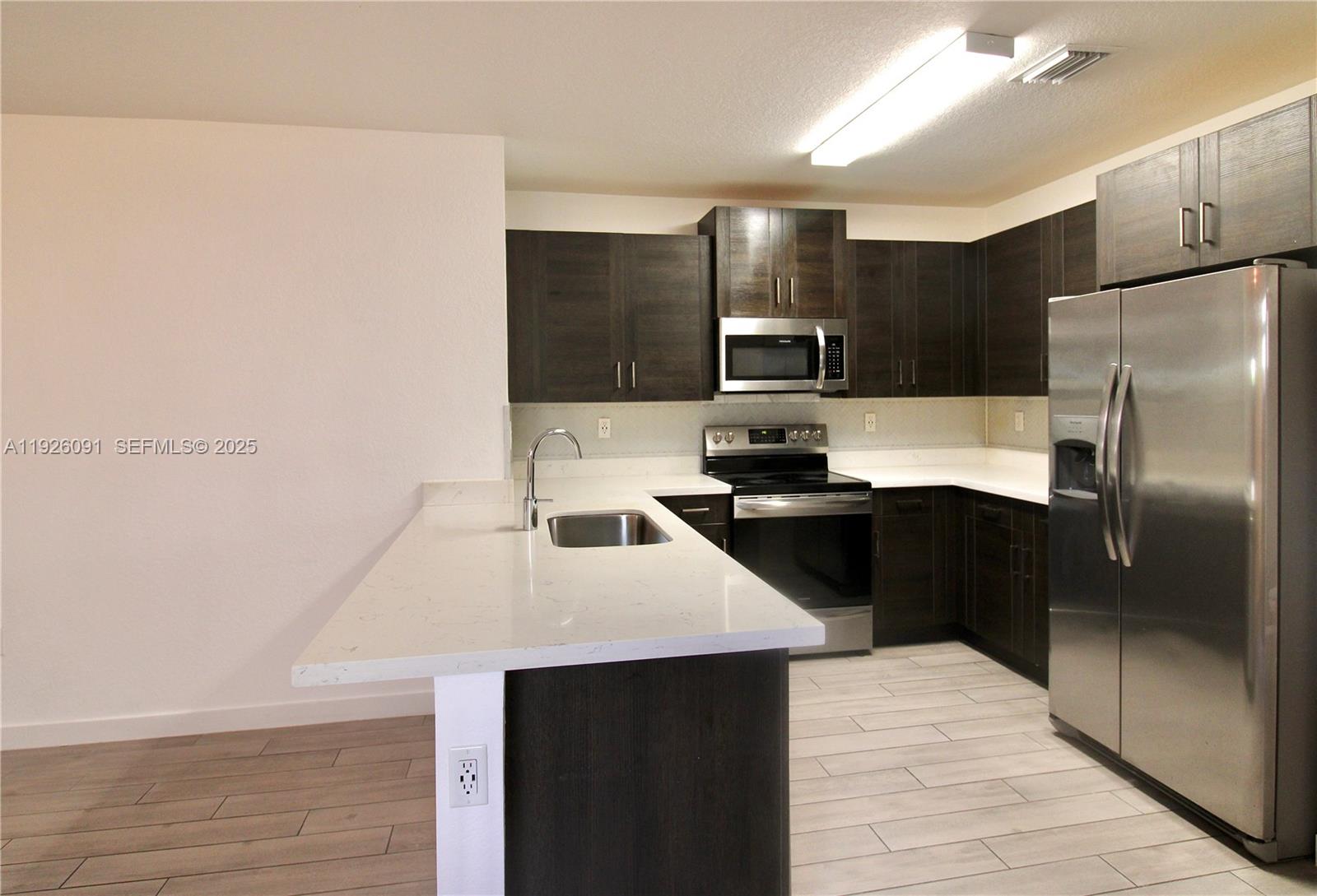 ROYAL HOMES WEST - Residential Lease