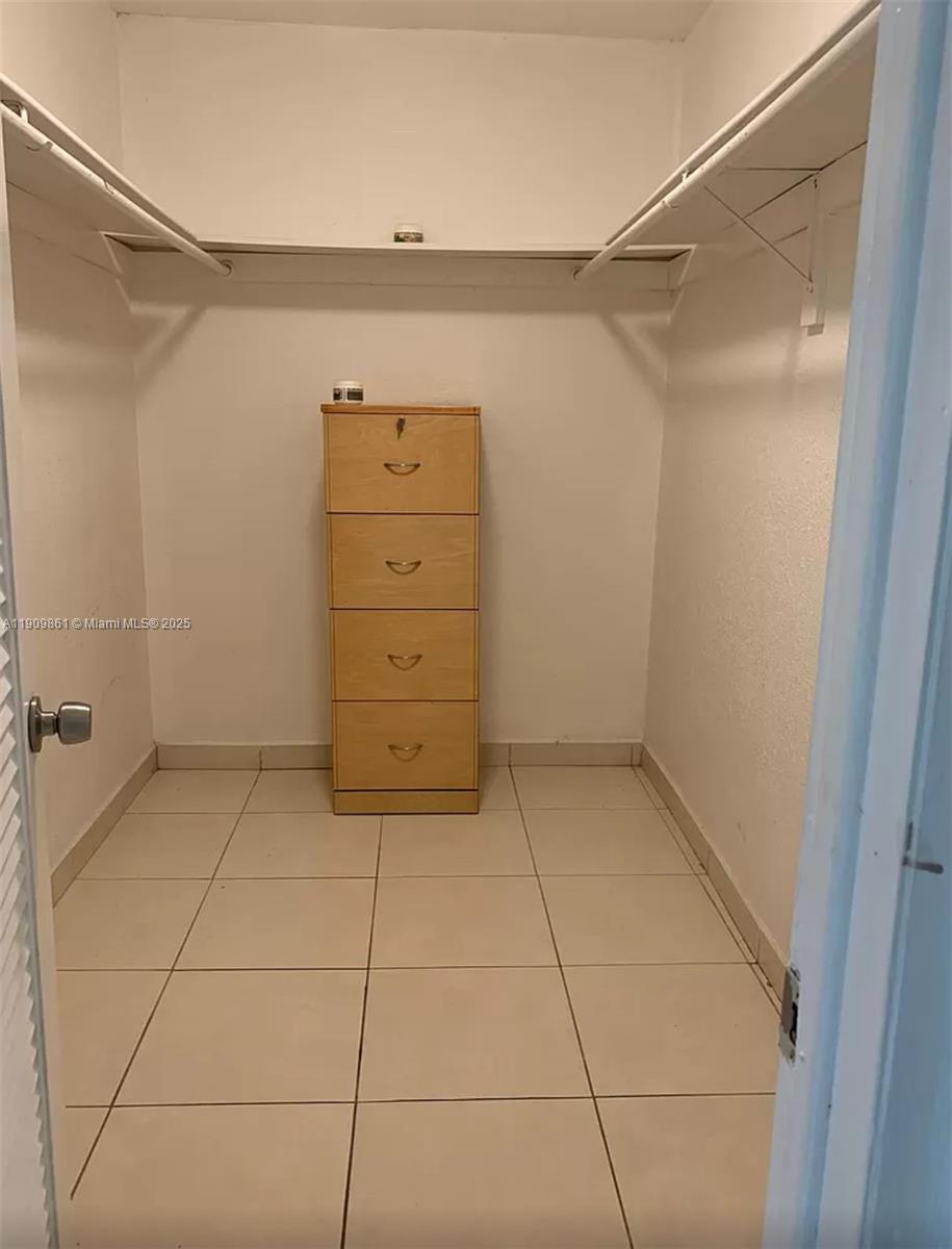 KENDALL HEIGHTS CONDO - Residential Lease