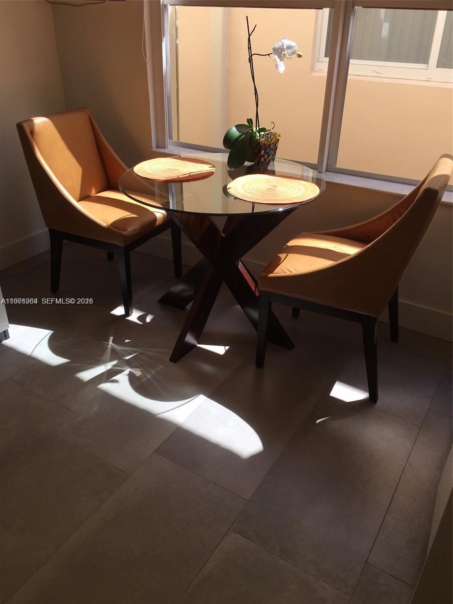 MENORES CONDO - Residential