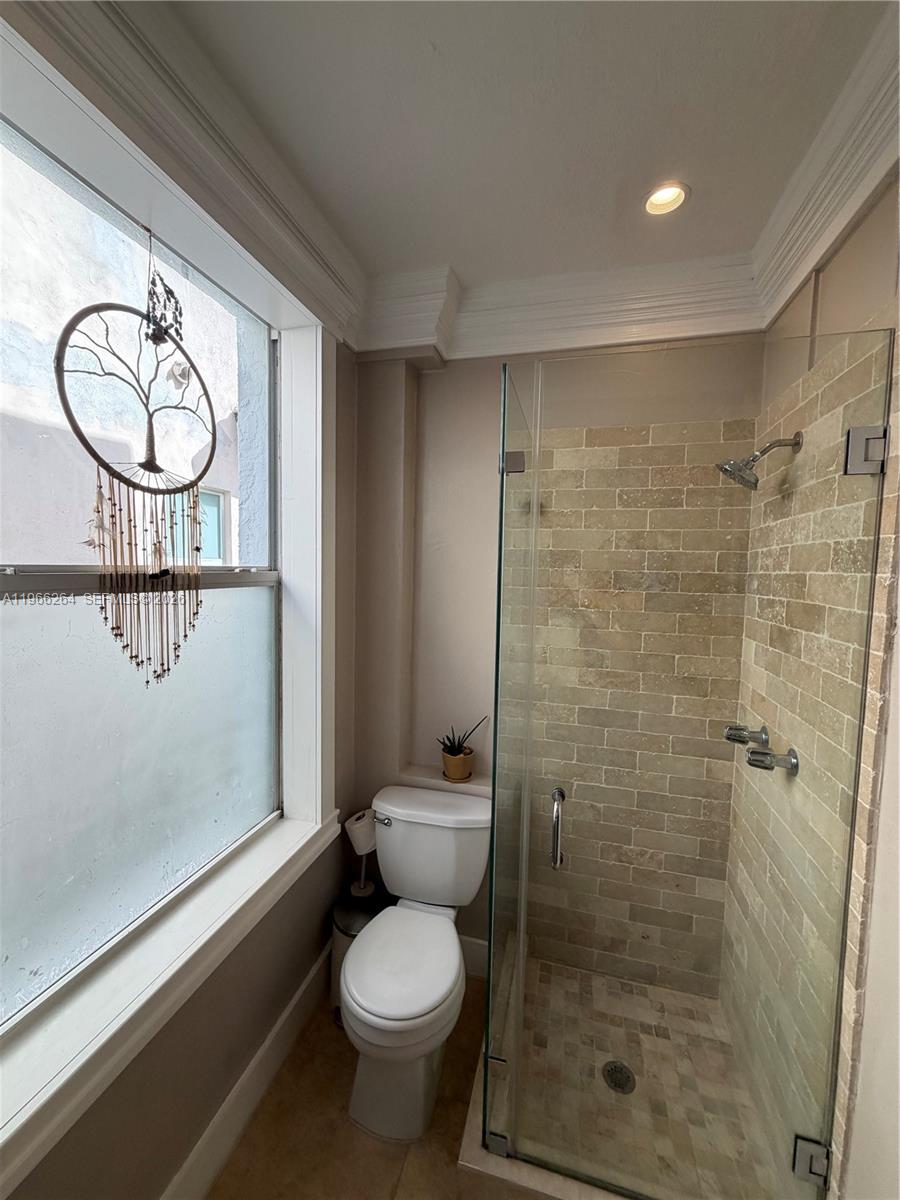 MENORES CONDO - Residential