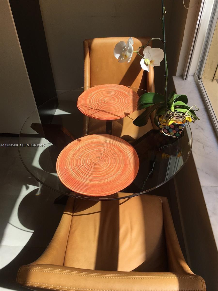 MENORES CONDO - Residential